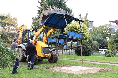 ÇİFTLİKKÖY BELEDİYESİ YENİ KENT MOBİLYALARINI DEVREYE ALIYOR 