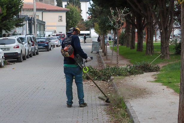  ADNAN MENDERES MAHALLESİ’NDE ÇEVRE DÜZENLEME ÇALIŞMASI