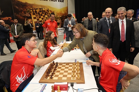 GAZİANTEP BÜYÜKŞEHİR, TÜRK DÜNYASININ İLK SATRANÇ BULUŞMASINA EV SAHİPLİĞİ YAPIYOR