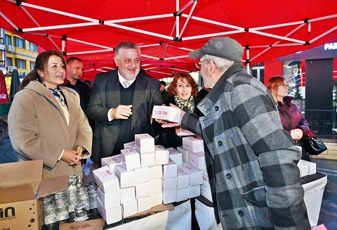 BAŞKAN GÜREL REGAİB KANDİLİ’NDE VATANDAŞLARLA BİR ARAYA GELDİ