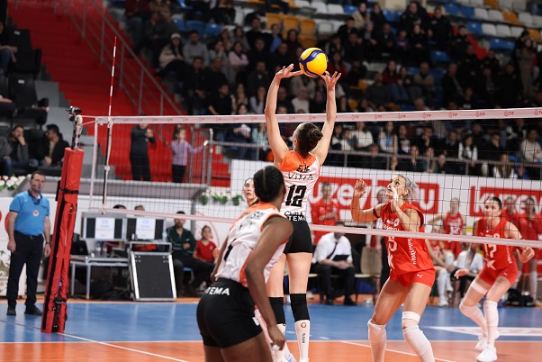 Eczacıbaşı Dynavit ikinci yarıya galibiyetle başladı