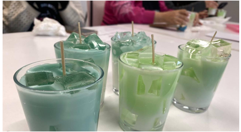 KARINCA El Emeği Eğitim Birimimizden Fındıkzade'de Sıcacık Bir Buluşma: Matcha Latte Temalı Mum Etkinliği