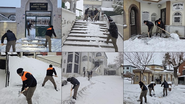 ŞEHİTKAMİL’DE CAMİLER İBADETE HAZIR ŞEHİTKAMİL’DE CAMİLERDE KAR TEMİZLİĞİ
