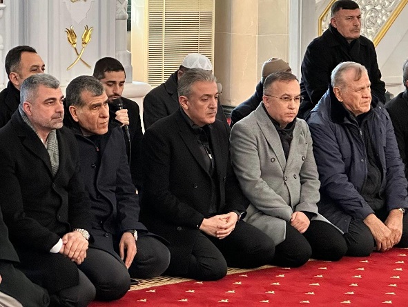 Vali Çeber’den Altunkaya Ailesine Taziye Ziyareti