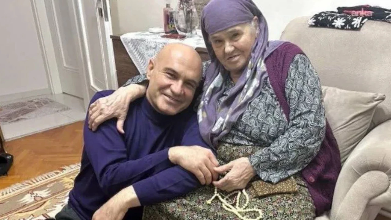 İyi Parti Grup Başkanvekili ve Balıkesir Milletvekili Turhan Çömez'in vefat eden annesi İkbal Çömez (84), son yolculuğuna uğurlandı.