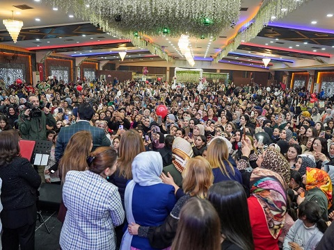 KADINLAR MATİNESİ, ŞEHİTKAMİL’E RENK KATTIŞEHİTKAMİL’DE KADINLAR GÖNÜLLERİNCE EĞLENDİYILMAZ’DAN UMRE VE KAPLICA MÜJDESİ