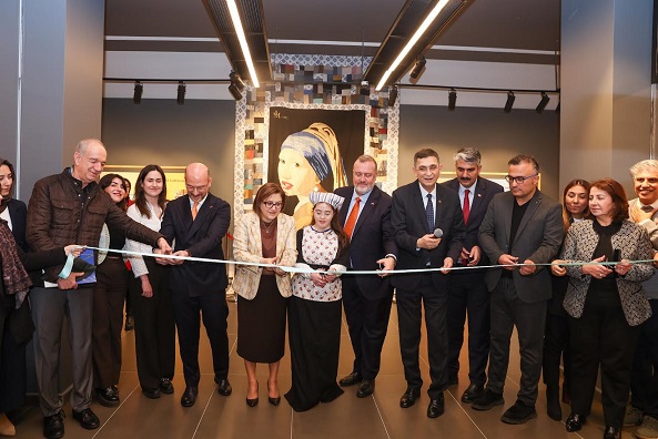 HOLLANDA İLE TÜRKİYE ARASINDAKİ 400 YILLIK BAĞ GAZİANTEP’TE SERGİLENİYOR