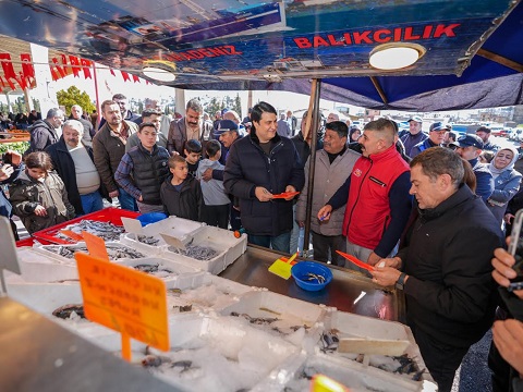 HACIBABA PAZAR YERİ AÇILDI BAŞKAN YILMAZ İLE PAZARCI ESNAFI ARASINDA GÜLÜMSETEN DİYALOG