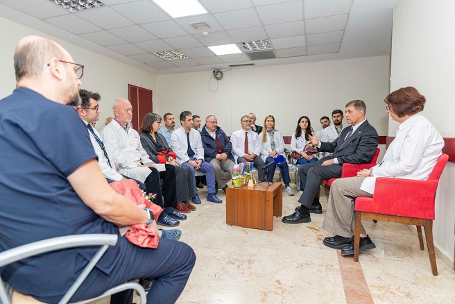  Başkan Tugay, meslektaşlarıyla Tıp Bayramı’nı kutladı “Bu mesleğin üyesi olmak benim için büyük bir onur”