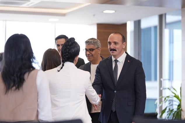 BAŞKAN KOTAN KONYAALTI BELEDİYESİ PERSONELİ İLE BAYRAMLAŞTI