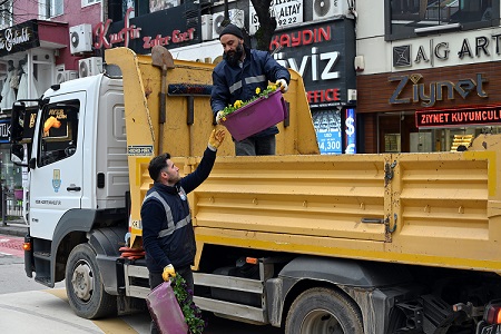 YALOVA BELEDİYESİ EKİPLERİ  SAHADA ÇALIŞMALARINI SÜRDÜRÜYOR