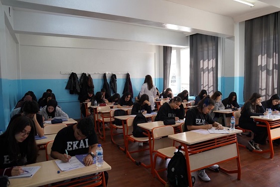 GAZİANTEP BÜYÜKŞEHİR’DEN KENTTE YİNE BİR İLK!  12’NCİ SINIFLARA YABANCI DİL DENEME SINAVI YAPILDI