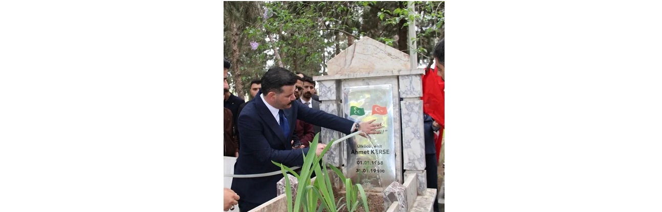 GAZİANTEP ÜLKÜ OCAKLARI BAŞKANLIĞI’NDA İLK ZİYARET ŞEHİT KABRİNE