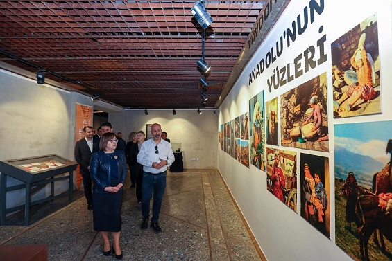 BÜYÜKŞEHİR’DEN “ANADOLU’NUN YÜZLERİ: ALİ ATALAR KARTPOSTAL KOLEKSİYONUNDAN SEÇKİLER” SERGİSİ