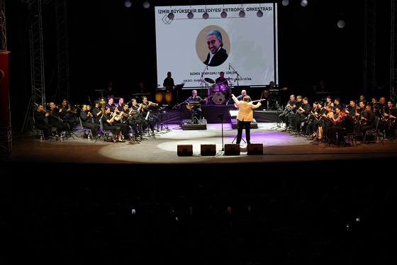 Edip Akbayram ve Volkan Konak şarkılarla anıldı
