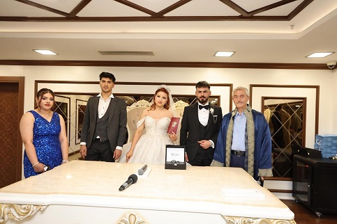 ŞAHİNBEY’DE 106 ÇİFT MUTLULUĞA EVET DEDİ