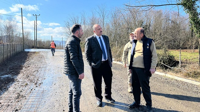 Salıpazarı Belediyesi, ilçenin ulaşım altyapısını güçlendirmek amacıyla başlattığı beton yol çalışmalarını aralıksız sürdürüyor.
