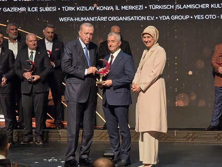 CUMHURBAŞKANI ERDOĞAN'DAN BAŞKAN TAHMAZOĞU’NA BİRİNCİLİK ÖDÜLÜ