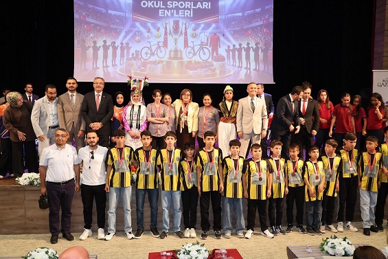 BÜYÜKŞEHİR’DEN “2024-2025 SEZONU OKUL SPORLARI ENLERİ” PROGRAMI