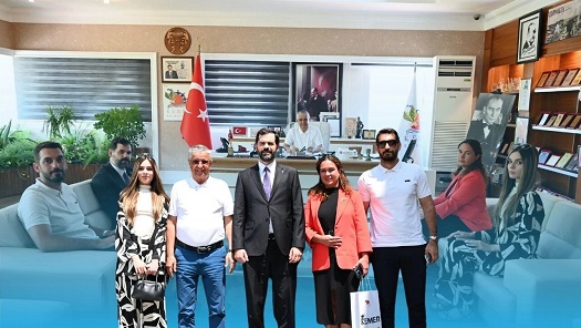   Ukrayna Başkonsolosu Konopliastyi'den Kemer'e Nezaket Ziyareti