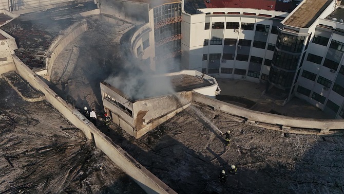 GAZİANTEP BÜYÜKŞEHİR İTFAİYESİ, İŞ MERKEZİNDE ÇIKAN YANGINI KONTROL ALTINA ALDI KISA SÜREDE MÜDAHALE EDİLEN YANGINDA SOĞUTMA ÇALIŞMALARI BAŞLATILDI