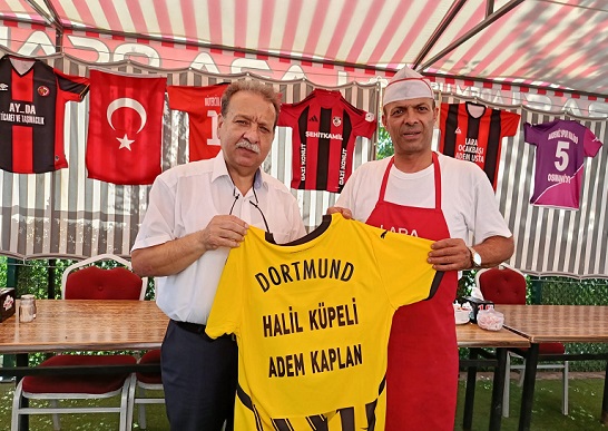 Tüm Spor Adamları Almanya Şube Başkanı Halil Küpeli’den Adem Usta’ya Anlamlı Jest