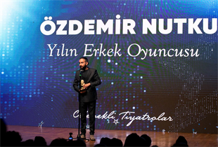 İzBBŞT, Özdemir Nutku Tiyatro Ödülleri’nden dört ödülle döndü