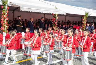 İzmir’de Cumhuriyet coşkusu meydanlara sığmadı