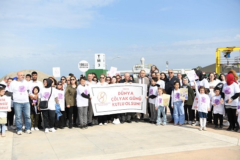 Samsun Büyükşehir Belediyesi ile Samsun Çölyak ve Glütensiz Beslenme Derneği işbirliğinde ‘Çölyak Farkındalık Yürüyüşü’ düzenlendi.