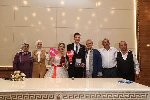İŞİTME ENGELLİ ÇİFTİN NİKÂHINI BAŞKAN TAHMAZOĞLU KIYDI
