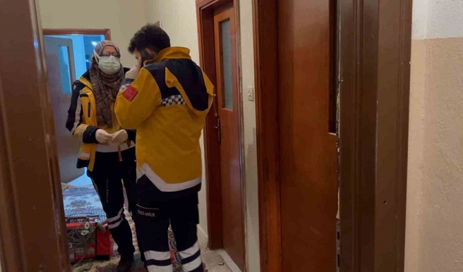 Aksaray’da bir süredir kendisinden haber alınamayan ve yalnız yaşayan yaşlı adam evinde ölü bulundu.