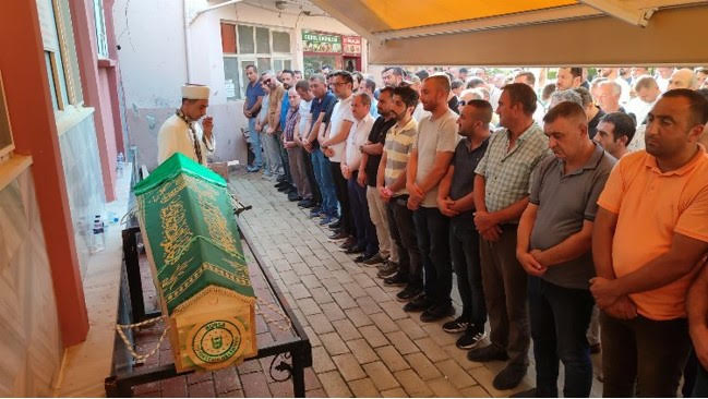9 yaşındaki Beril’in vefatı Bursalılara büyük üzüntü yaşattı.