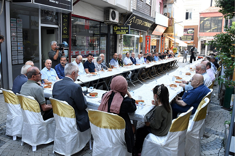 Esnaf: Başkanım bizleri dinliyor, dertlerimize deva oluyor