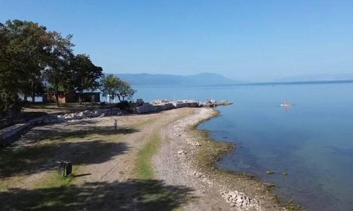 Bursa’nın İznik Gölü’nde sular çekilince tarihi hazineler ortaya çıktı.