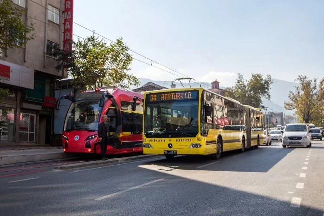  Bursa’da toplu ulaşıma 1 ağustos tarihinden itibaren zam yapıldı.