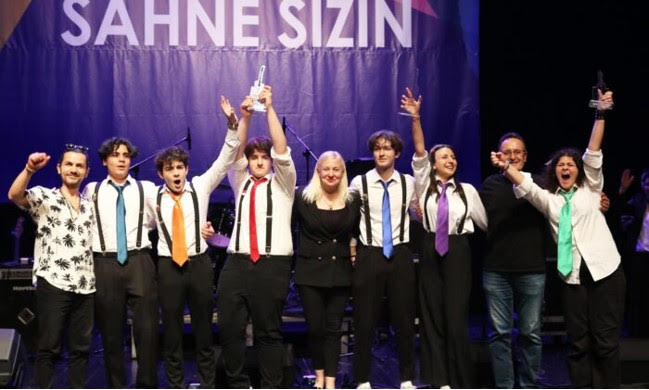 Bursa’da “Gençler Sahne Sizin” adıyla Nilüfer ilçesinin düzenlediği Liseli Gençler Müzik Yarışması’nın sonuçları belli oldu. 
