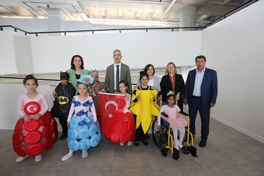     Gaziantep Büyükşehir Belediyesi 5 Haziran Dünya Çevre Günü kapsamında “İklim Krizinde Sürdürülebilir Yaşam Mümkün mü?” konulu program düzenledi.