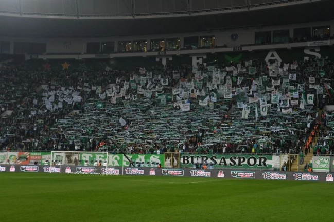 Bursaspor’un TEKSAS taraftar grubu Bursalılardan Bursaspor’a sahip çıkılmasını istiyor.   