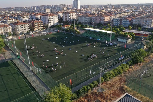 BABALAR VE OĞULLARIN MÜCADELESİ RENKLİ ANLARA SAHNE OLDU BABALAR VE OĞULLAR KIYASIYA MÜCADELE ETTİ