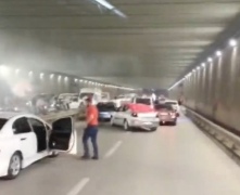 SULTANBEYLİ’DE ASKER KONVOYU TRAFİĞİ FELÇ ETTİ