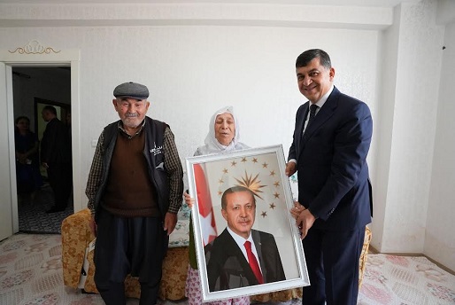 BAŞKAN FADILOĞLU, YETİMLERİ VE YAŞLILARI YALNIZ BIRAKMIYOR BAŞKAN FADILOĞLU, AİLE ZİYARETLERİNİ ARALIKSIZ SÜRDÜRÜYOR