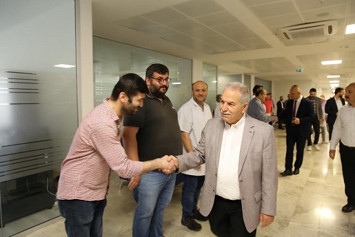 BAŞKAN DEMİRTAŞ PERSONELİYLE BAYRAMLAŞTI  BAYRAMLAR BİRLİK VE BERABERLİĞİN TESİS EDİLDİĞİ MÜSTESNA GÜNLERDİR