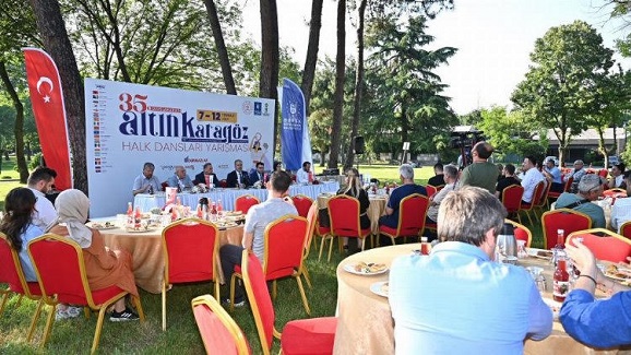 Bursa, “Uluslararası Altın Karagöz Halk Dansları Yarışması”,