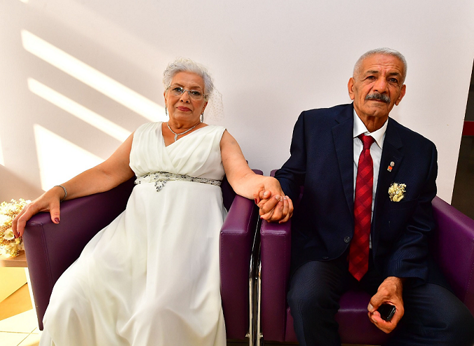 Huzurevinde evlilik Nikahı İzmir Büyükşehir Belediyesi Başkan Vekili Özuslu kıydı   