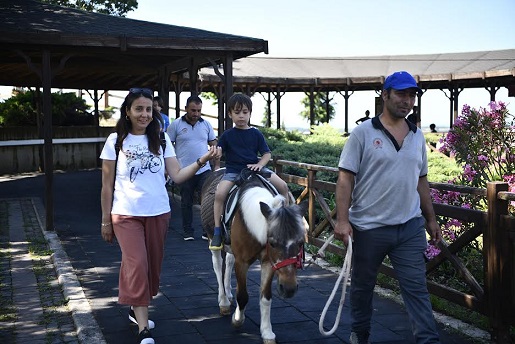  Büyükşehirden karne ve bayram hediyesi