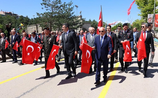 ATATÜRK’ÜN ERZURUM’A GELİŞİNİN 104. YIL DÖNÜMÜ TÖRENLERLE KUTLANDI   