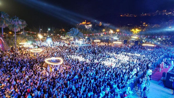 33. Finike Festivali ve Kabotaj Bayramı Şenlikleri Kapsamında, Finike Cumhuriyet Meydanı Açılışının Ardından 5 Günde 5 Muhteşem Konser Gerçekleştirildi