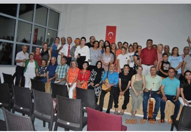 MEŞYAD Şairler Yazarlar Derneği  Mersin Yeni Şehir Belediyesi misafir hanesinde deprem zedeler için”Moral Gecesi”  Düzenlendi.