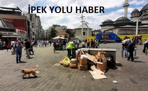 TAKSİM  MEYDANINDA ÇÖP TEMİZLİĞİ