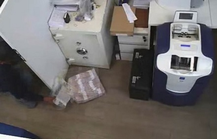 MECİDİYEKÖY’DE  ÖZEL BİR BANKAYI SOYAN ŞAHIS YURT DIŞINDA KAÇARKEN YAKALANDI